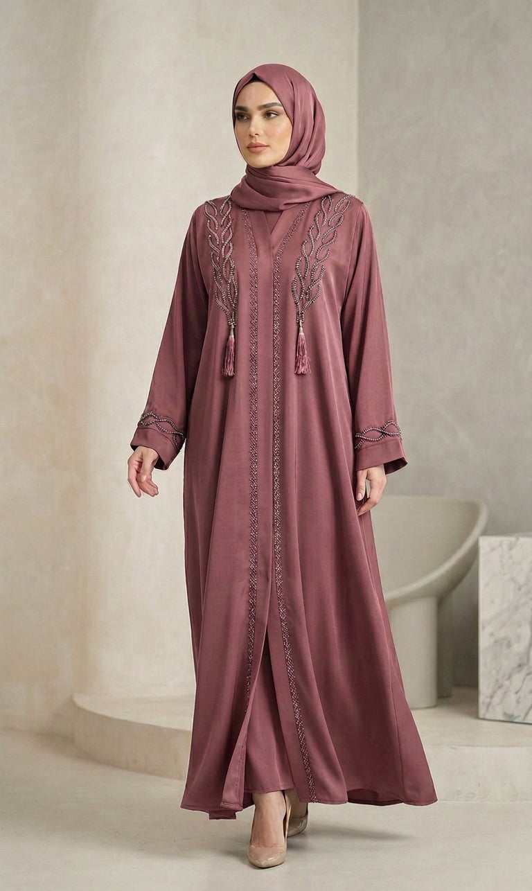 Abaya mit kunstvoller Stickerei und Quasten