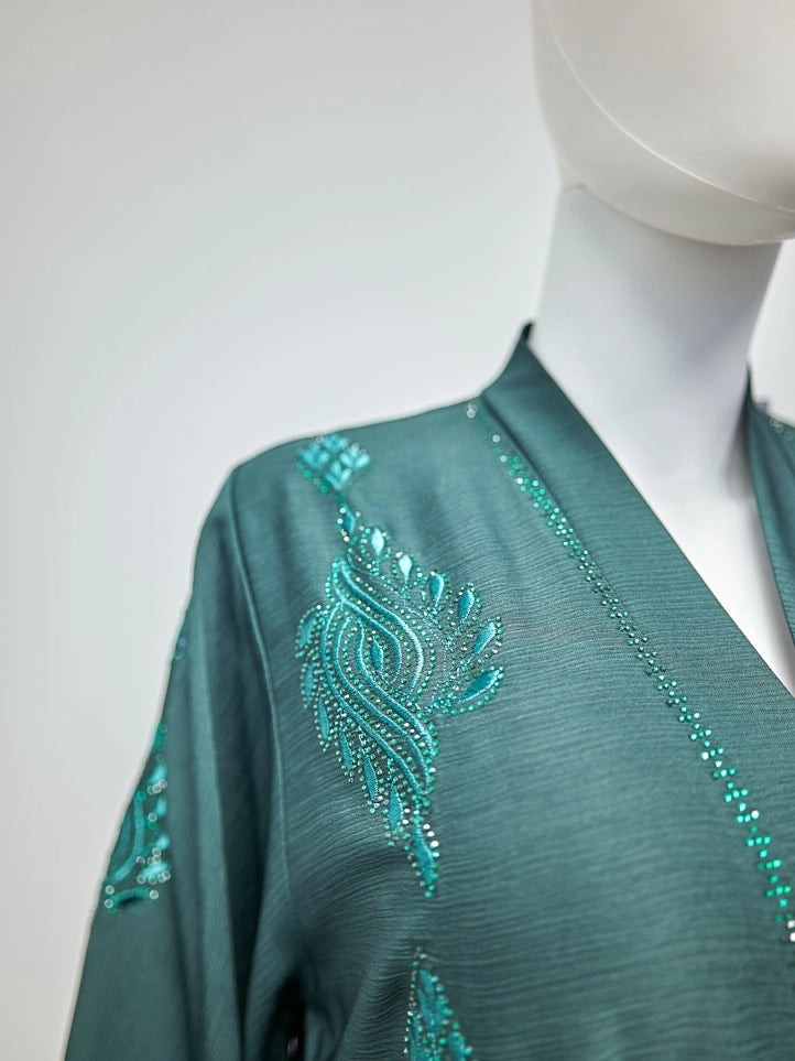 Abaya mit feiner Stickerei und weitem Schnitt