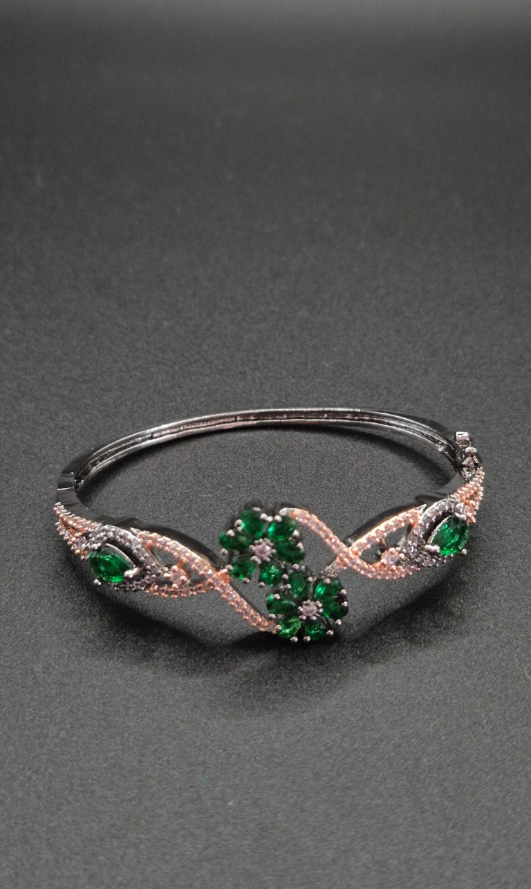 Zahra – Elegantes Zirkonia Armband in Roségold-Schwarz-Optik