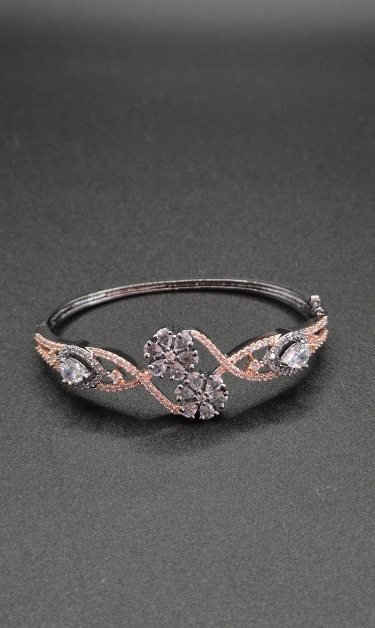 Zahra – Elegantes Zirkonia Armband in Roségold-Schwarz-Optik