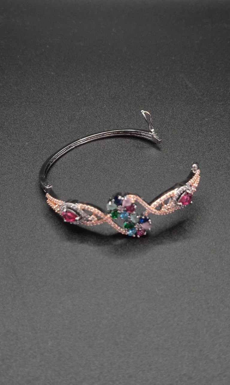 Zahra – Elegantes Zirkonia Armband in Roségold-Schwarz-Optik