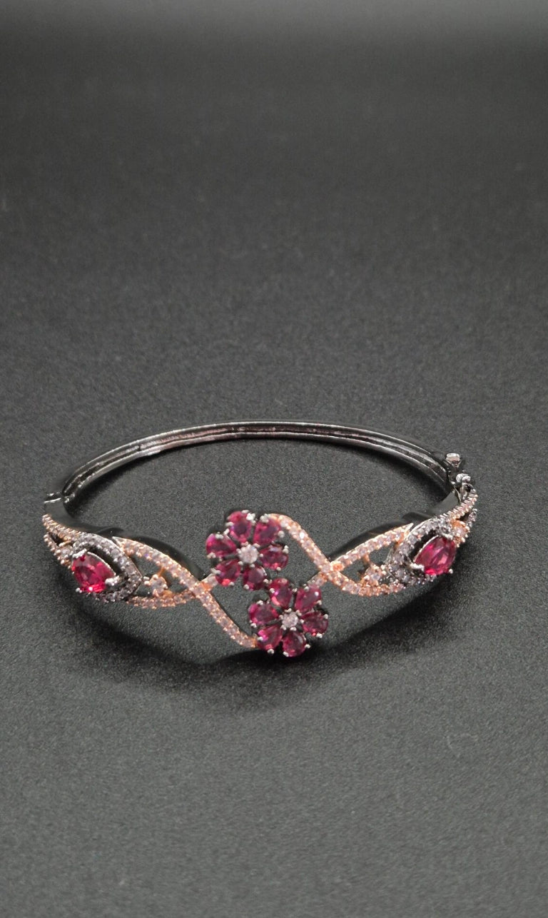 Zahra – Elegantes Zirkonia Armband in Roségold-Schwarz-Optik