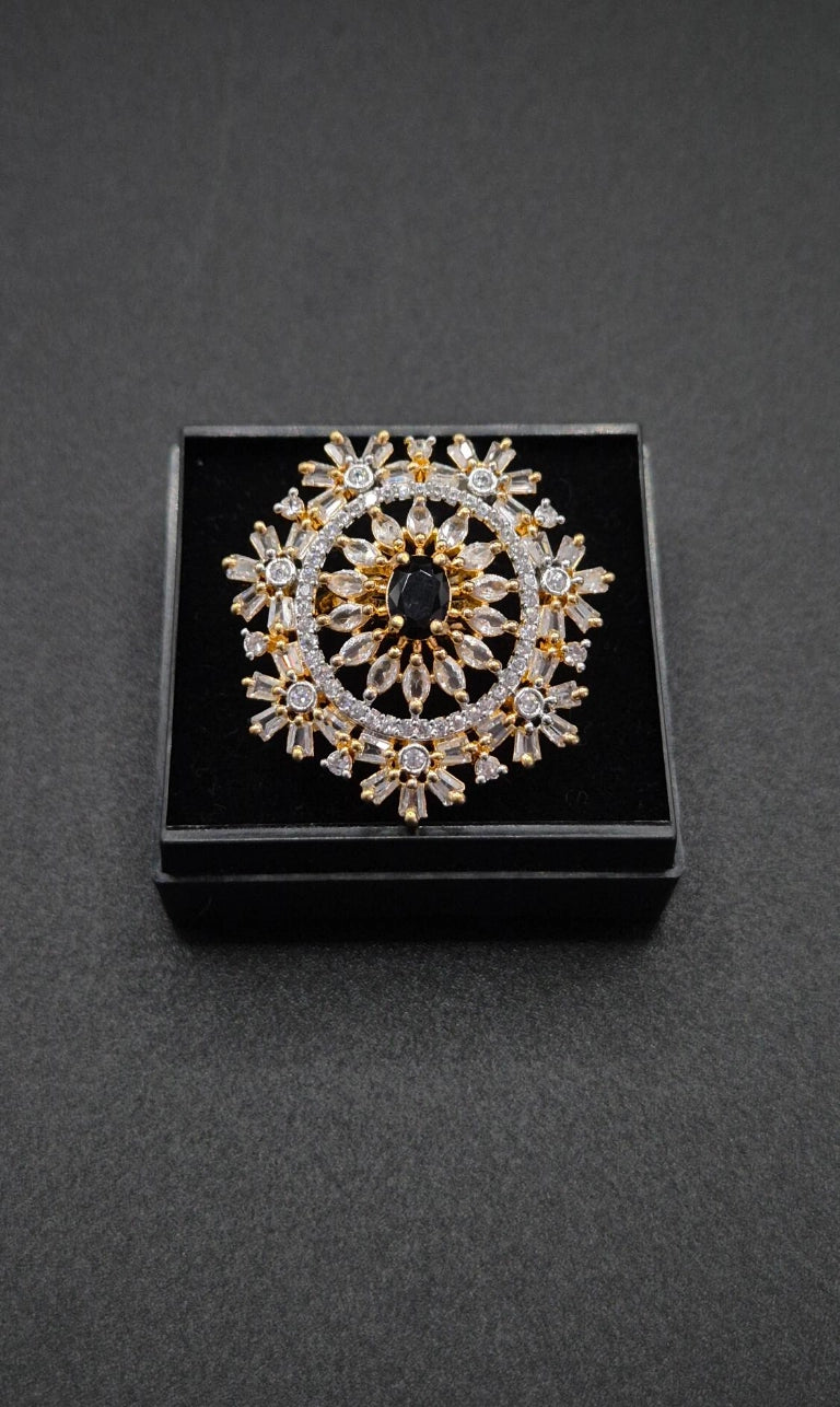 Ariella – Zirkonia Ring in Gold-Silber-Optik