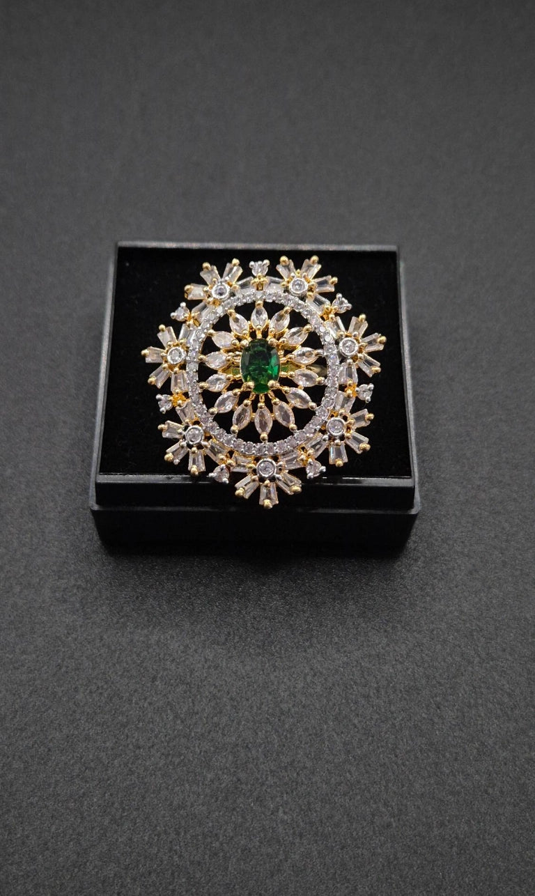 Ariella – Zirkonia Ring in Gold-Silber-Optik