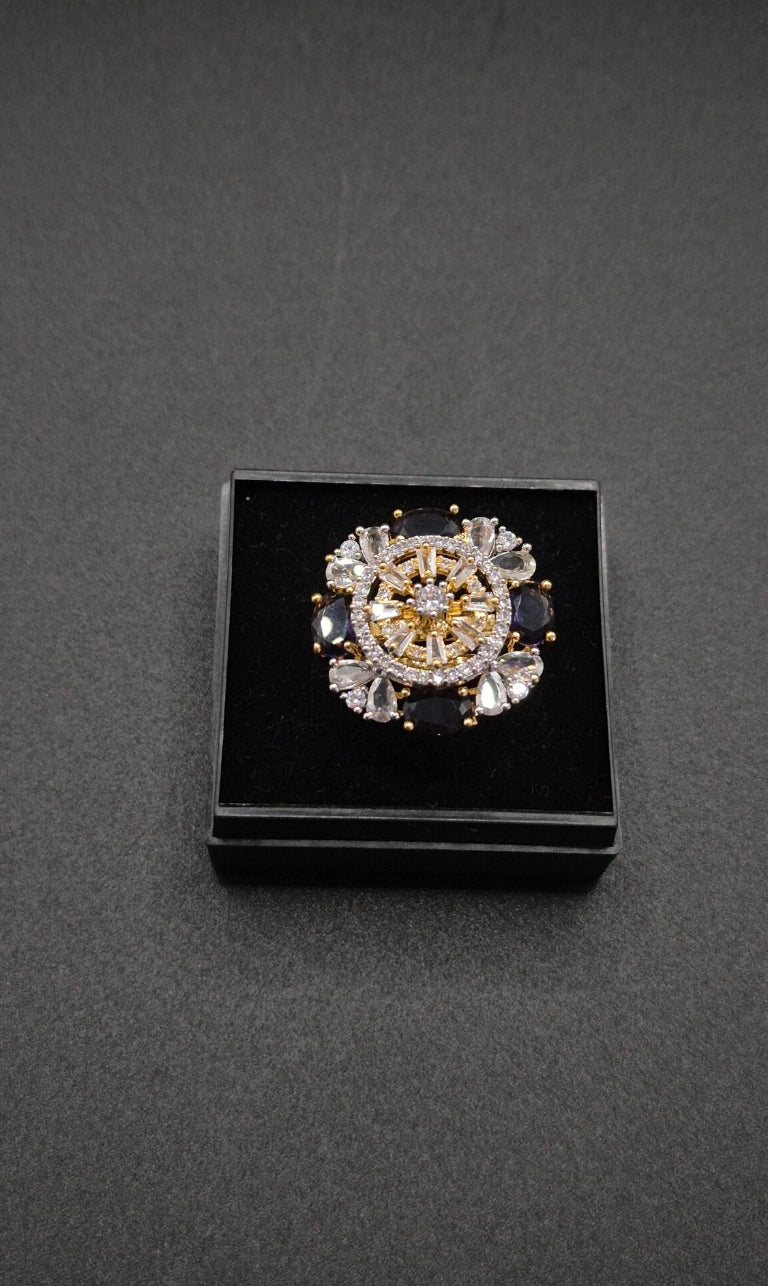 Samaya – Zirkonia Ring in Gold-Silber-Optik