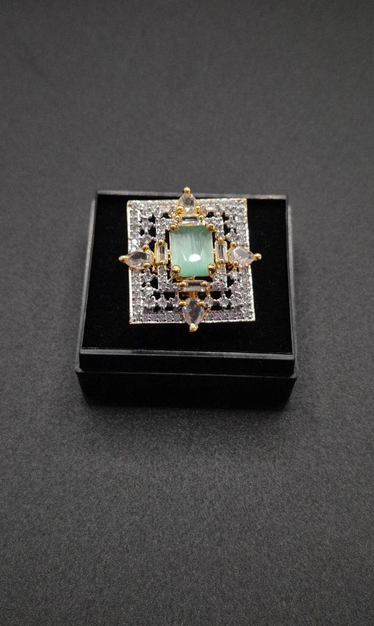 Rania – Zirkonia Ring in Gold-Silber-Optik