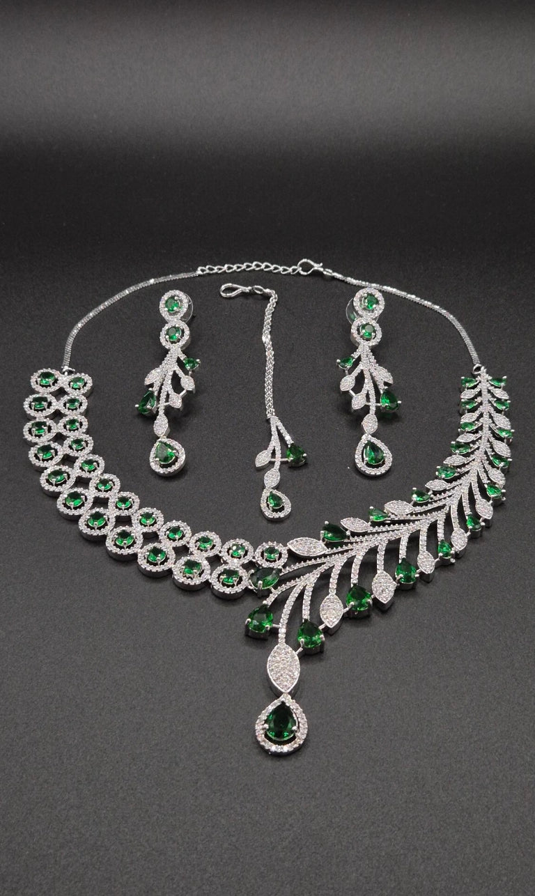 Luxuriöses Zirkonia Schmuckset Damen im Ornament-Design – Halskette, Ohrringe & Stirnschmuck für Hochzeit und besondere Anlässe