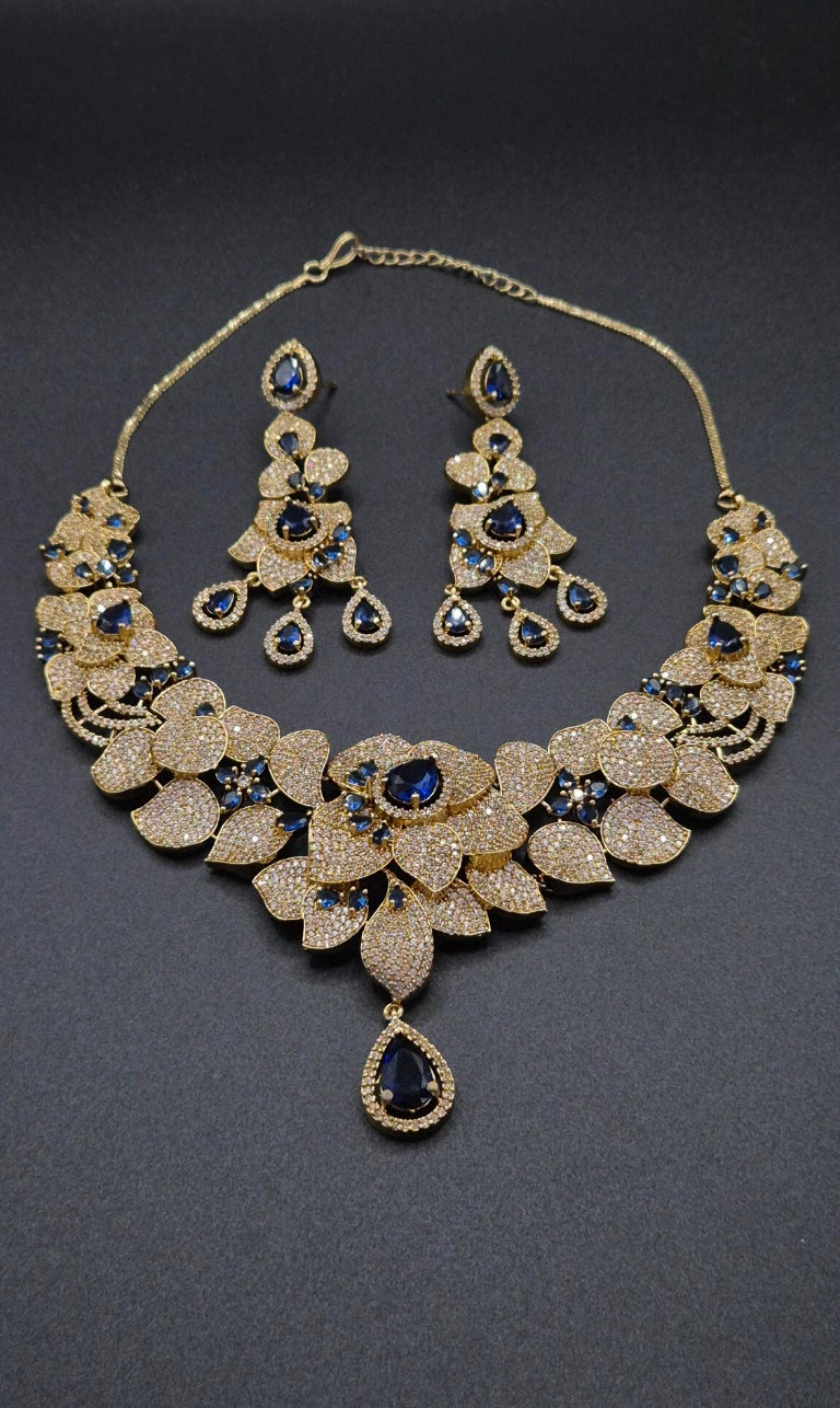 Luxuriöses Zirkonia Schmuckset Damen im Blütenzauber-Design – Halskette & Ohrringe für Hochzeit und besondere Anlässe