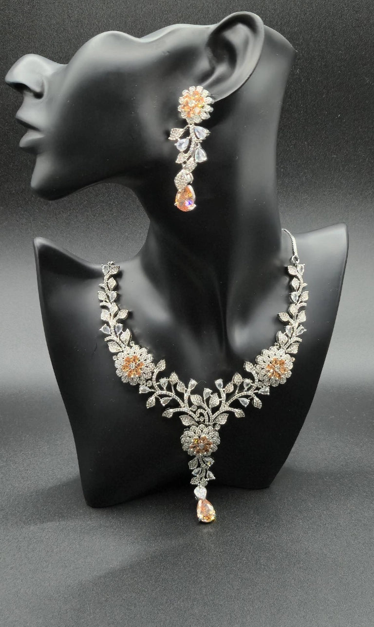 Elegantes Florales Zirkonia Schmuckset Damen – Halskette & Ohrringe für Hochzeit und besondere Anlässe