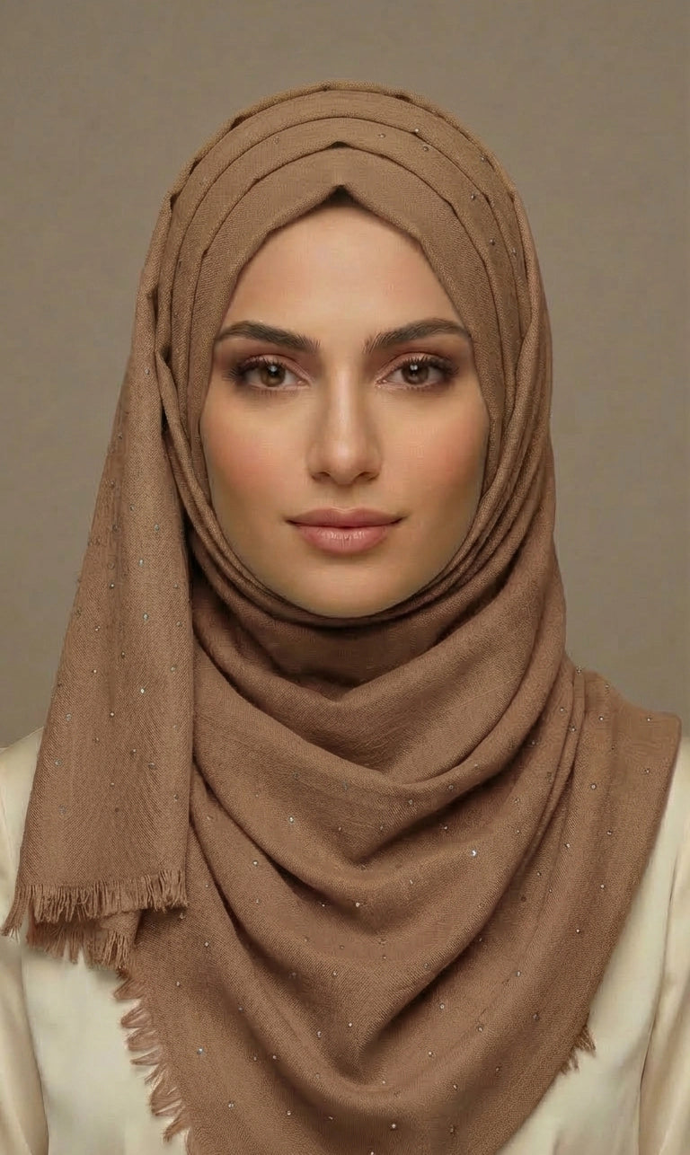 Eleganter Baumwoll-Hijab mit dezenten Strassdetails