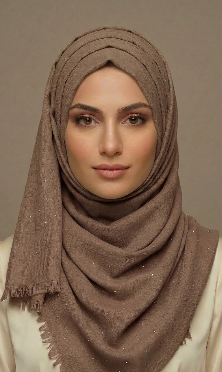 Eleganter Baumwoll-Hijab mit dezenten Strassdetails