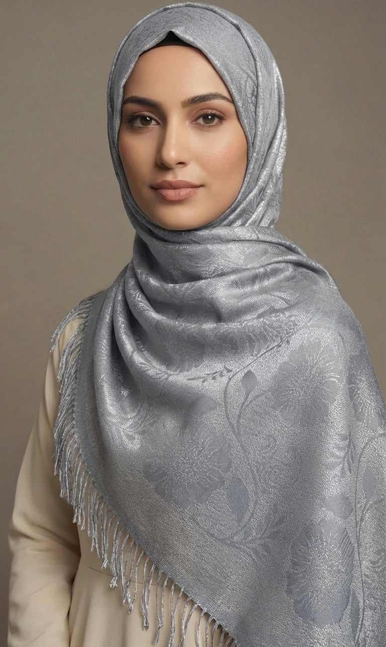 Hijab Schal in Blau mit floraler Musterung und Fransen – Eleganter Glänzender Kopftuch Schal (S07)