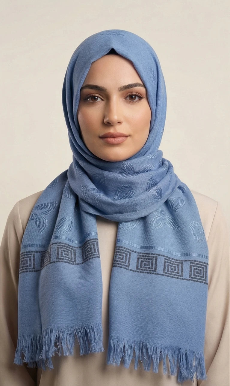 Hijab Schal in Braun mit Blattmuster und geometrischem Rand – Eleganter Kopftuch Schal mit Fransen (S10)