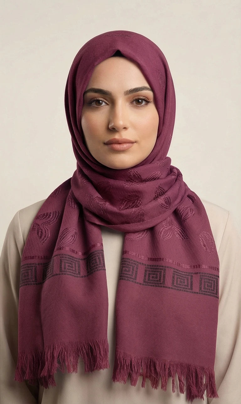 Hijab Schal in Braun mit Blattmuster und geometrischem Rand – Eleganter Kopftuch Schal mit Fransen (S10)