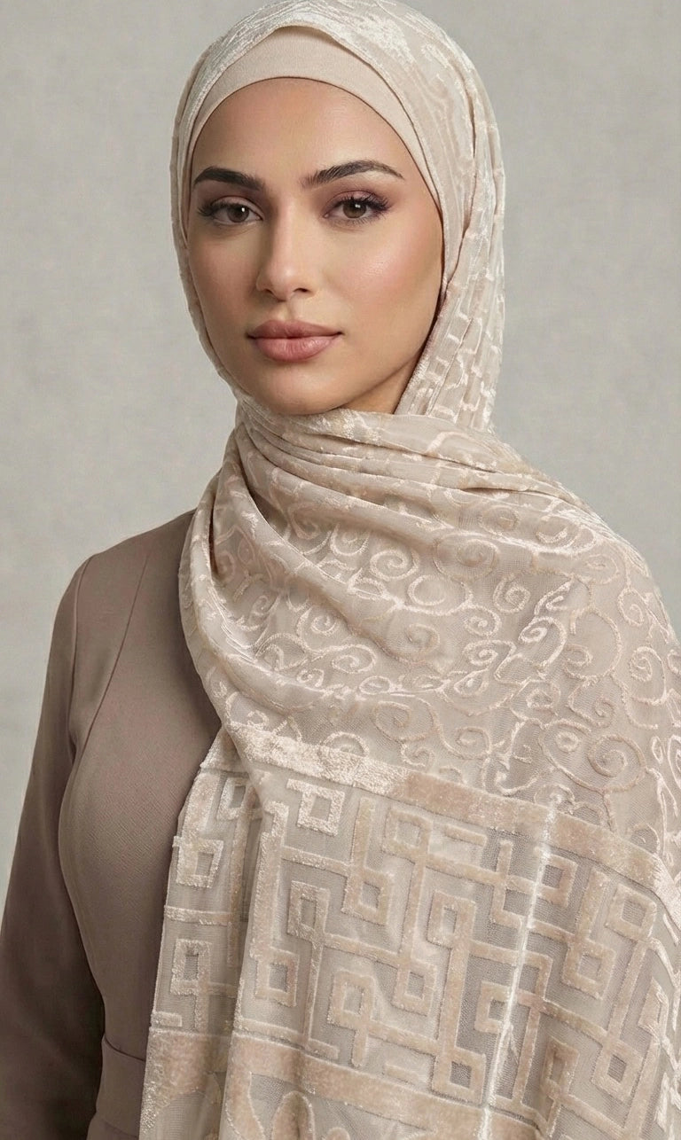 Edler Jacquard Hijab mit Ornamentmuster