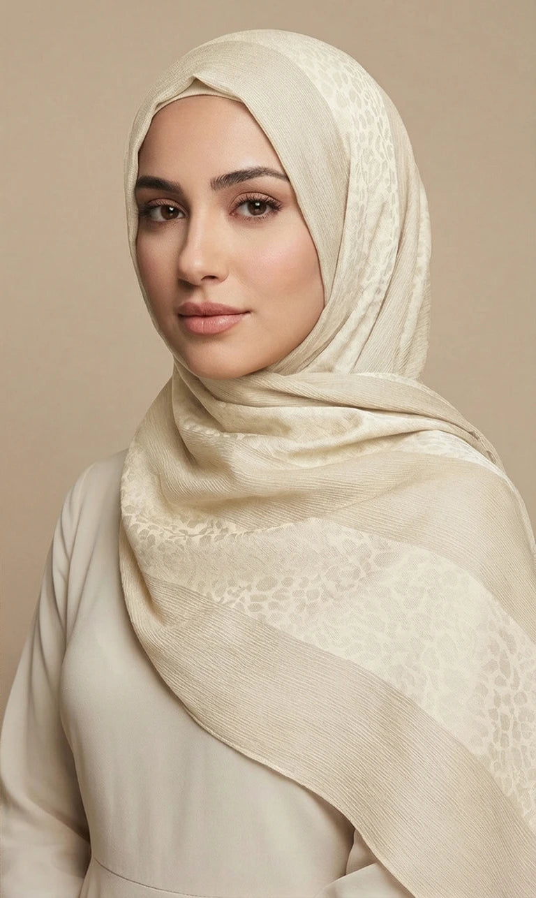 Hijab Schal in Braun-Gold mit Leopardenmuster – Eleganter Gestreifter Kopftuch Schal (S18)