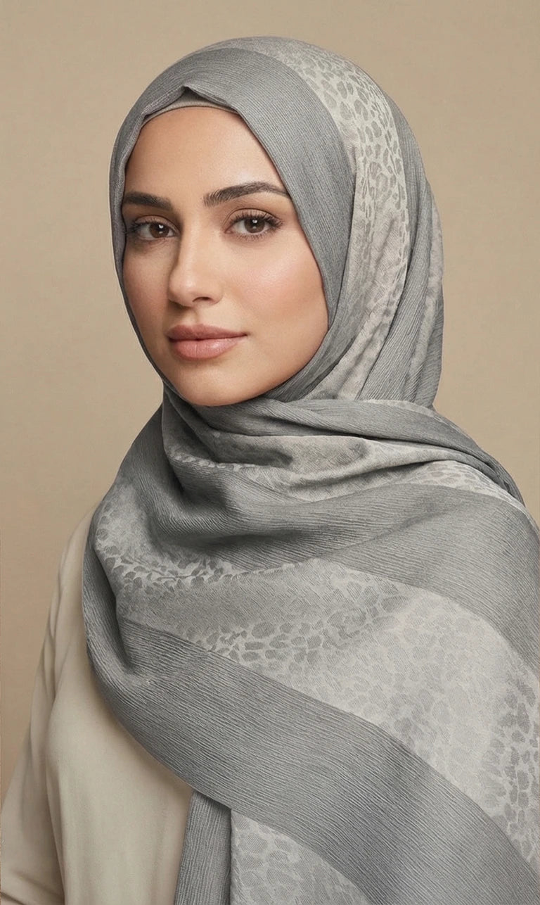Hijab Schal in Braun-Gold mit Leopardenmuster – Eleganter Gestreifter Kopftuch Schal (S18)