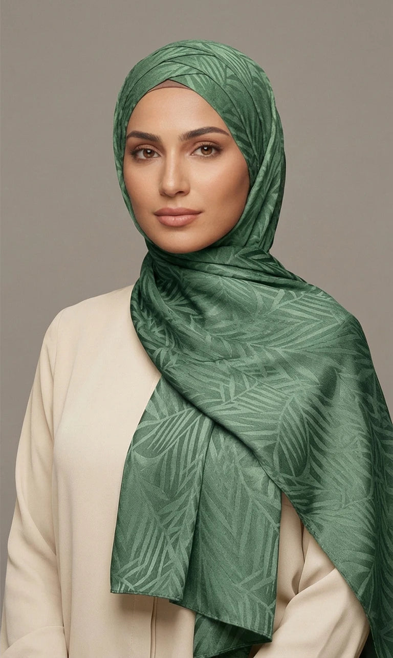 Hijab Schal in Grün mit Blattmuster – Eleganter Leichter Kopftuch Schal (S22)