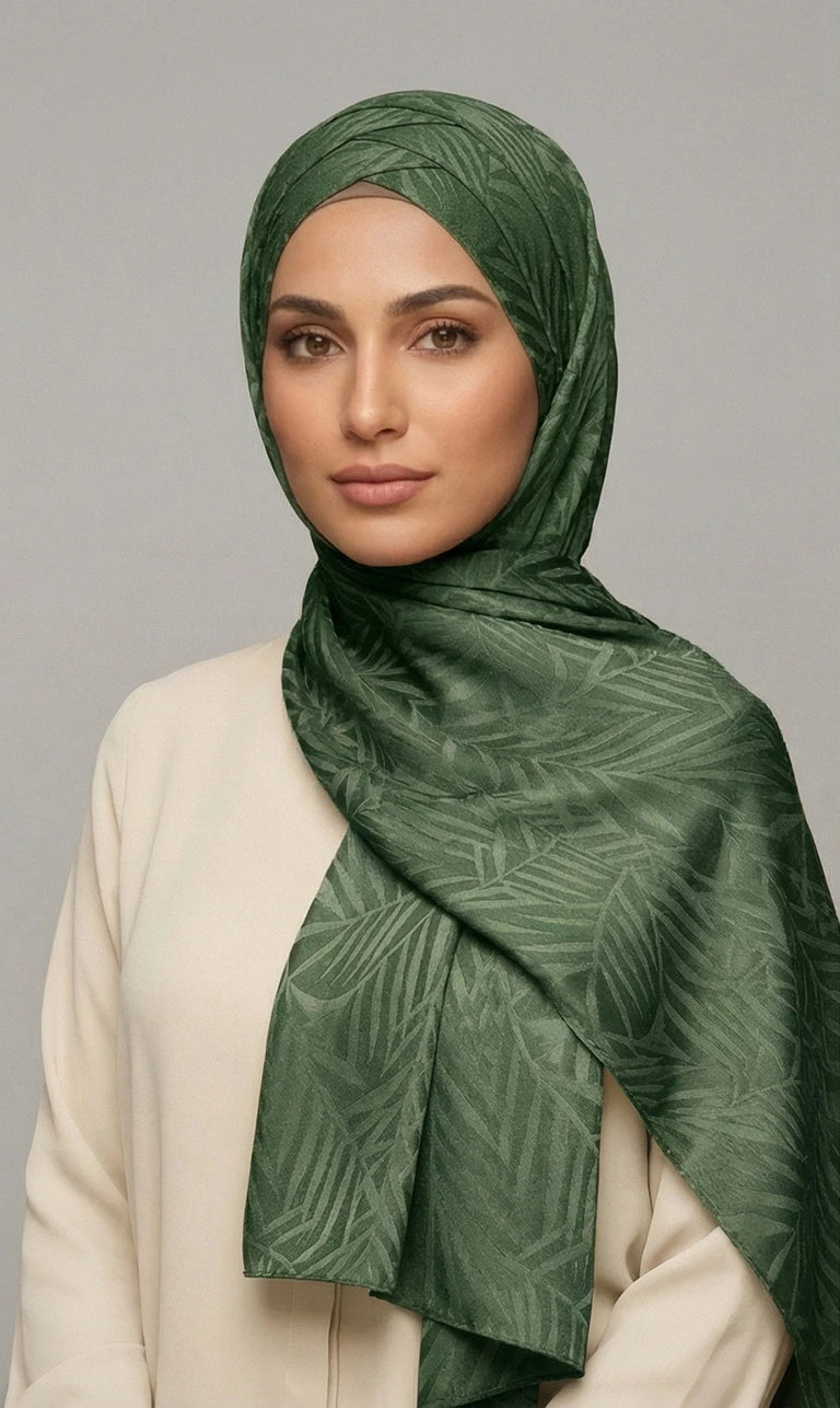 Hijab Schal in Grün mit Blattmuster – Eleganter Leichter Kopftuch Schal (S22)
