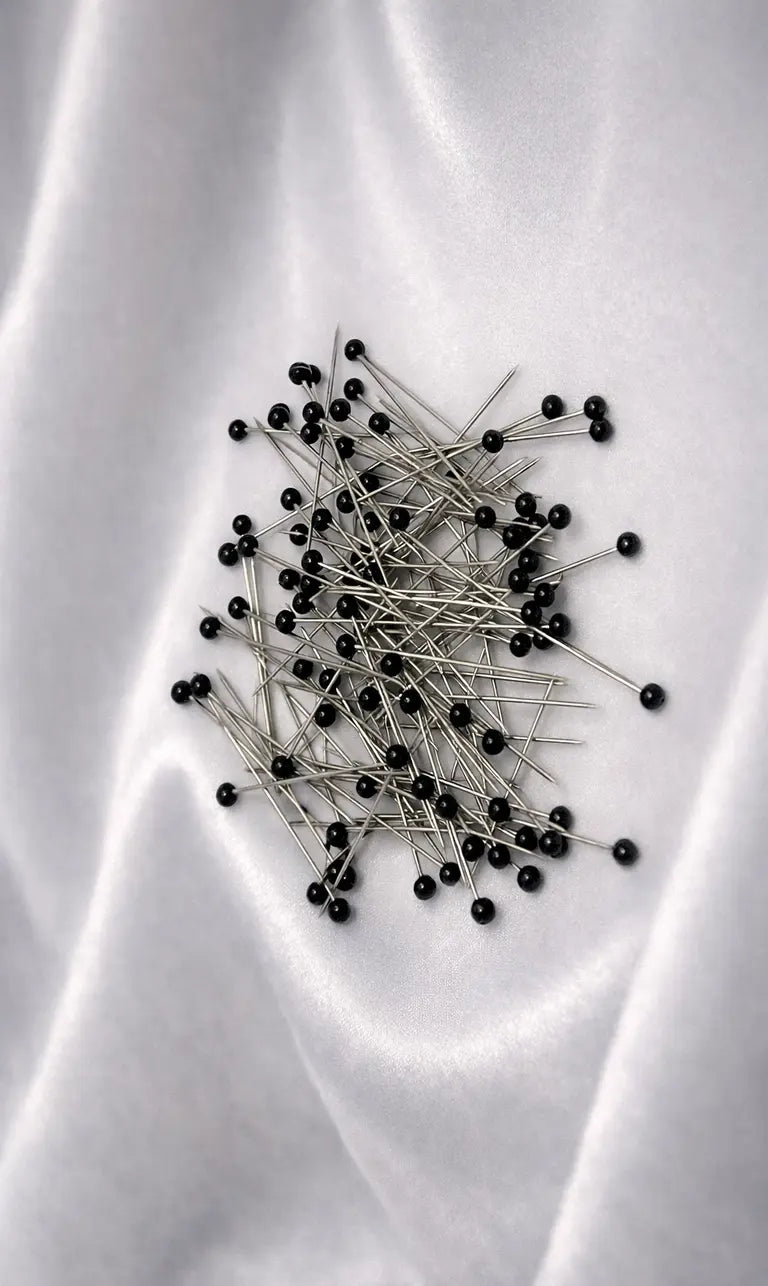 Hijab-Pins mit schwarzem und weißem Kugelkopf – Klassische Nadeln für sicheren Halt (H07)
