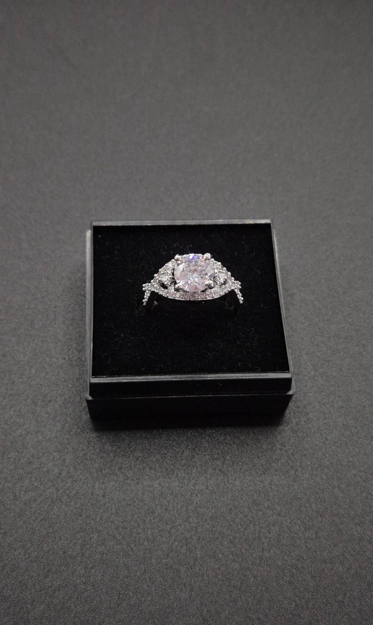 Rania – Zirkonia Ring in Silber-Optik