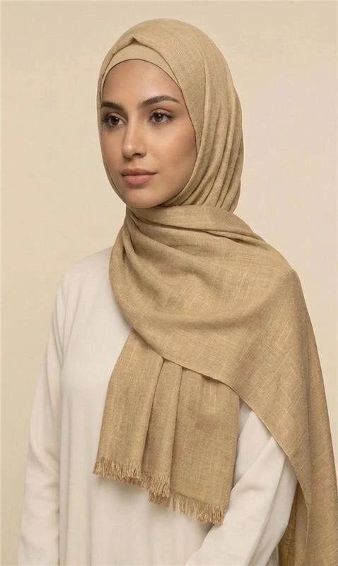 Hijab Schal in Dunkelgrau mit Struktur und Fransen – Eleganter Kopftuch Schal (S19)